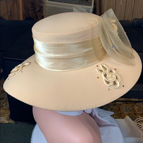 SOGIC CHURCH LADY HAT GOLD CREAM MED main image 5